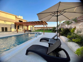 Cheerful 2-bedroom villa with pool - Sham Villa